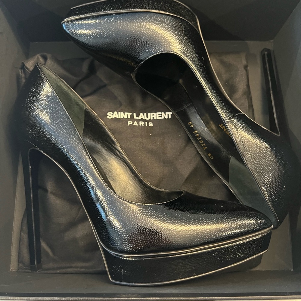 YSL HEELS SIZE 40